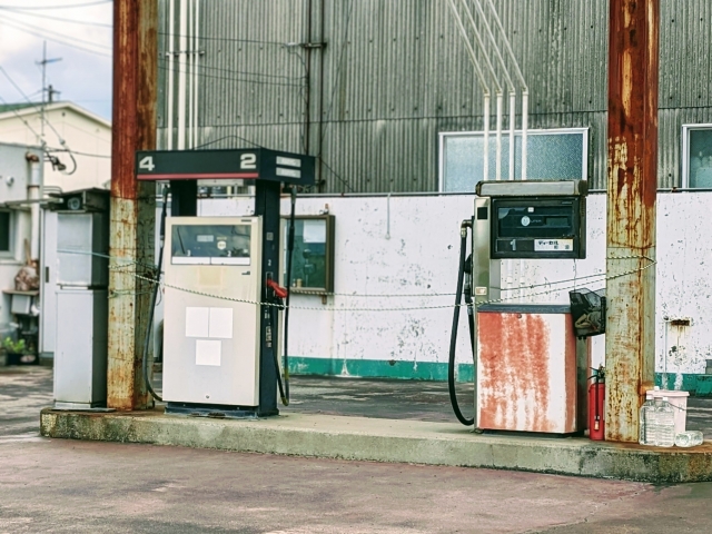 ガソリンスタンドの解体工事は何が違う？　手続きと専門的な流れを解説